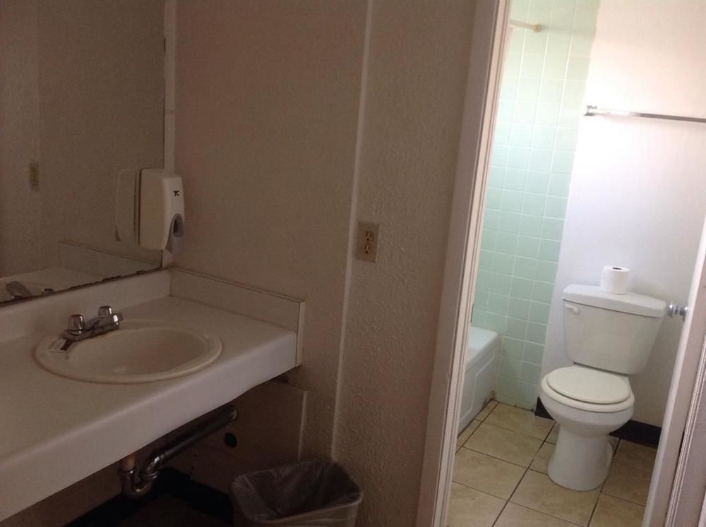 Hub City Inn Lubbock Bagian luar foto